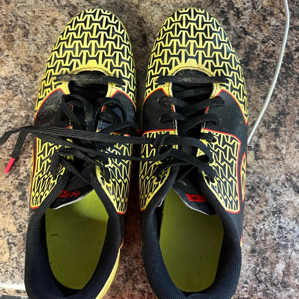 Kids UA Cleat